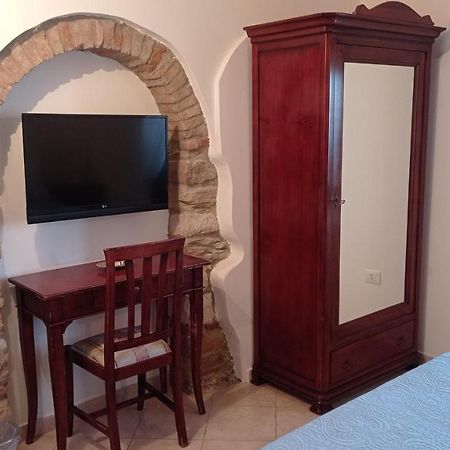 La Stanza Nel Borgo Appartement Termoli Buitenkant foto