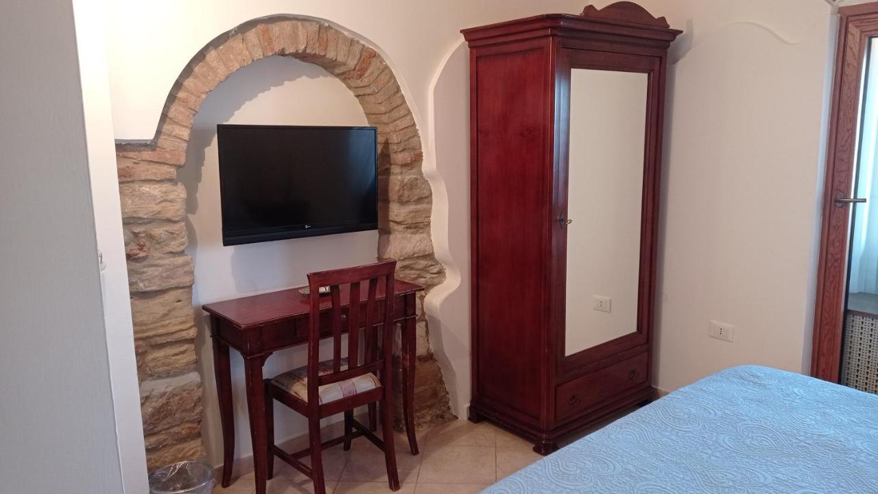 La Stanza Nel Borgo Appartement Termoli Buitenkant foto